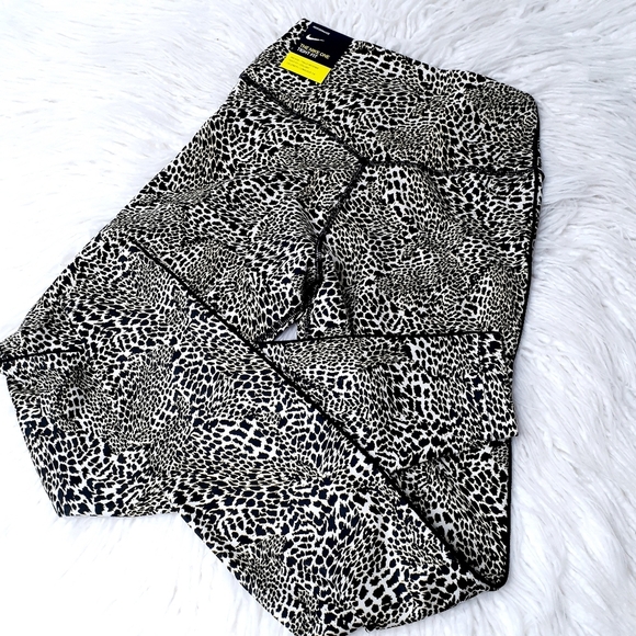 NEW Nike size XS Women's One Leopard Print P1633 - Picture 2 of 10